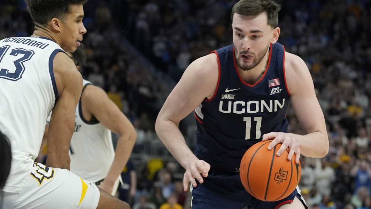 Uconn basketball on sale